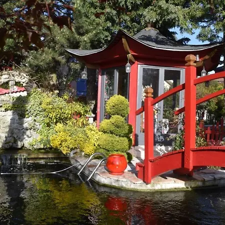 Feriehus Au Printemps Japonais, Petit Train De La Mure, Parc Des Ecrins