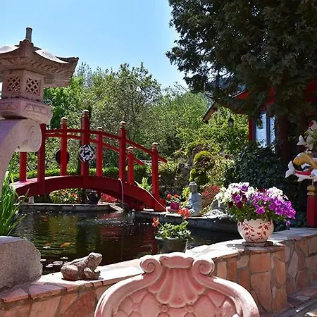 Au Printemps Japonais, Petit Train De La Mure, Parc Des Ecrins Pierre-Chatel