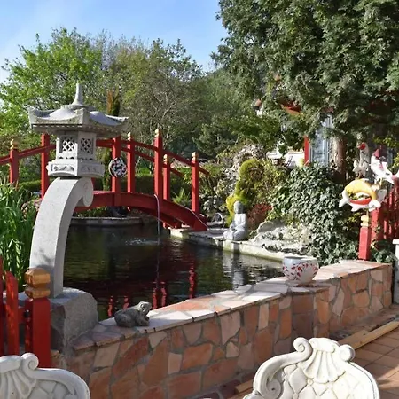 Au Printemps Japonais, Petit Train De La Mure, Parc Des Ecrins Feriehus *
