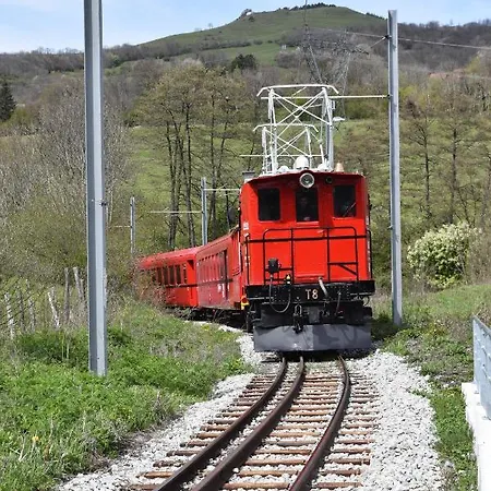 Au Printemps Japonais, Petit Train De La Mure, Parc Des Ecrins