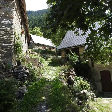 Feriehus Au Printemps Japonais, Petit Train De La Mure, Parc Des Ecrins *