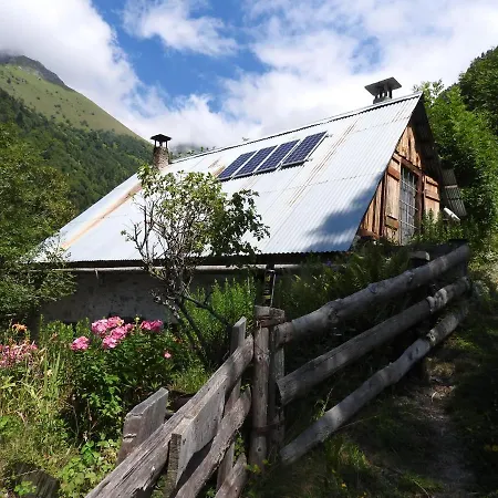 Au Printemps Japonais, Petit Train De La Mure, Parc Des Ecrins