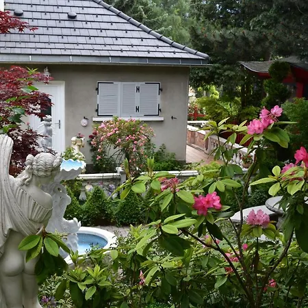 Holiday home Au Printemps Japonais, Petit Train De La Mure, Parc Des Ecrins